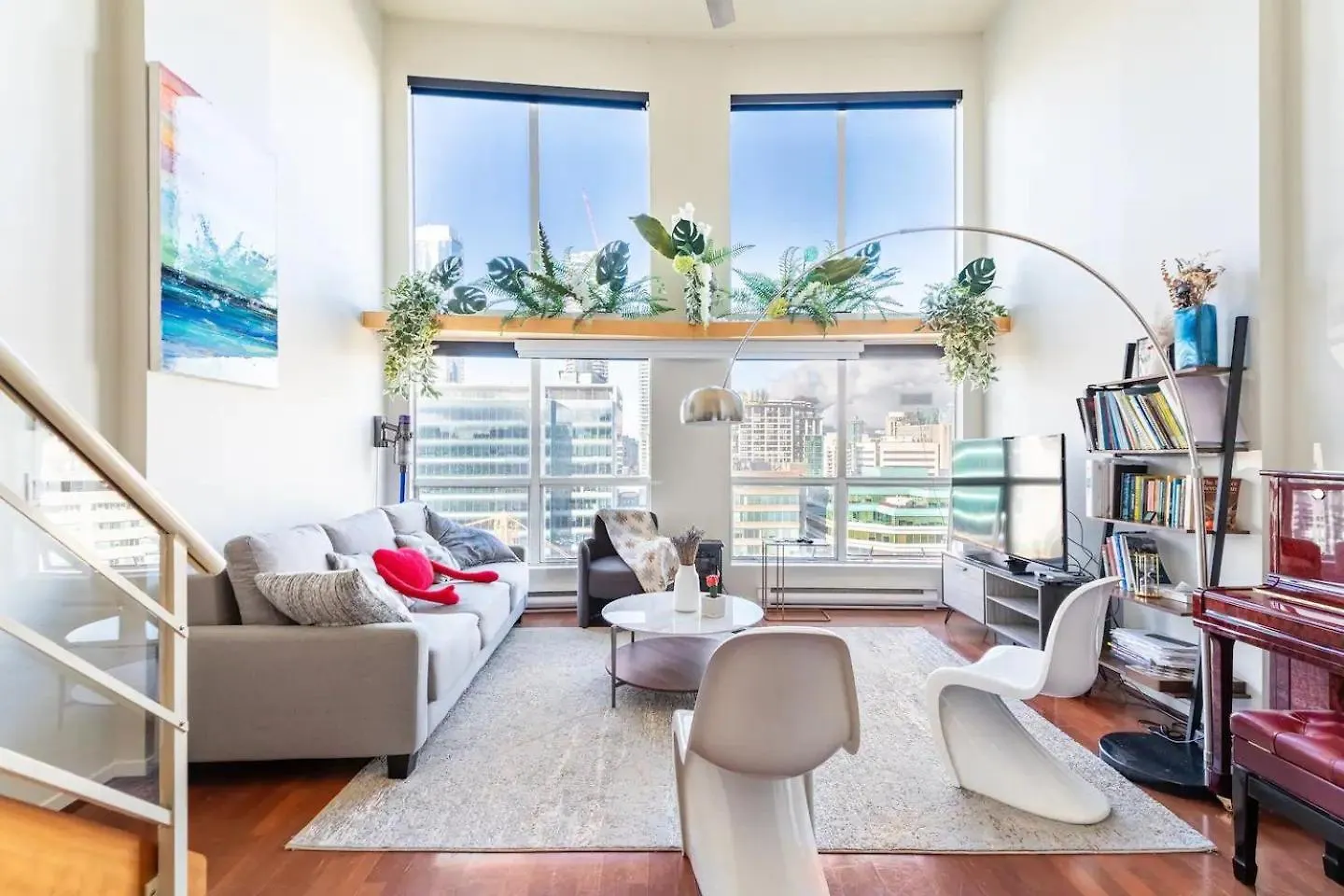 Loft In Downtown Vancouver With Free Parking