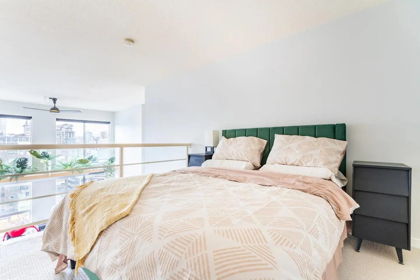 Loft In Downtown Vancouver With Free Parking 0*,  Canadá